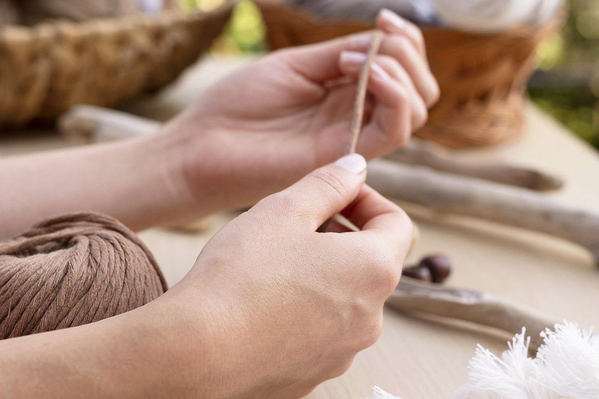 La importancia de cuidar tus manos cuando tejes